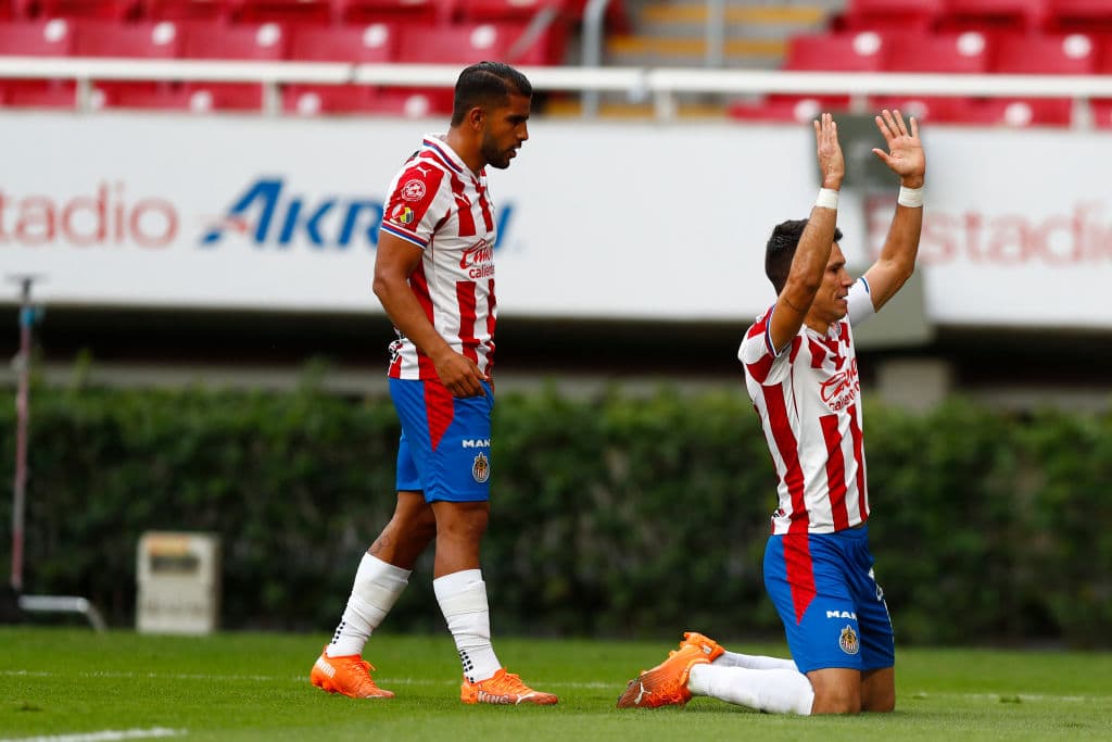 Molina (23’) abrió el marcador con un soberbio testarazo, pero un tiro de Kevin Castañeda (25’) penetró el arco de Gudiño, quien prácticamente no vio el esférico. Guadalajara visitará al San Luis y Toluca recibirá a los Rayos en la J3 de la competición de futbol mexicano.