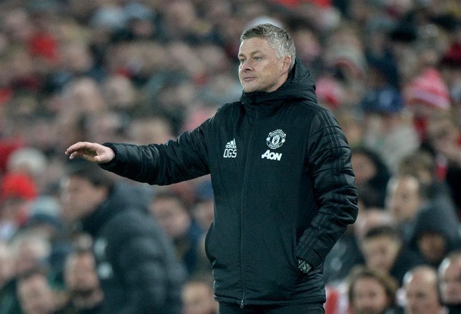 Liverpool se lleva el derbi de Inglaterra con goles de Virgil Van Dijk (14') y Mohamed Salah (93') ante el Manchester United. Liverpool sigue invicto y ya suma 39 partidos sin una derrota.