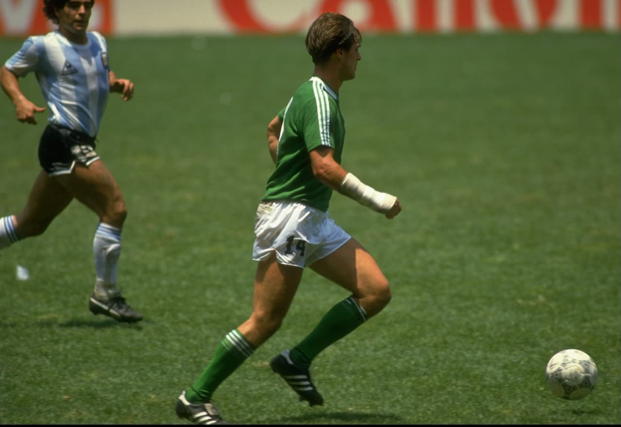 Es así como en un homenaje histórico Alemania viste de verde, en honor a Irlanda e igual que México, aunque ese color aún no ha sido campeón con los germanos en la historia de los Mundiales.