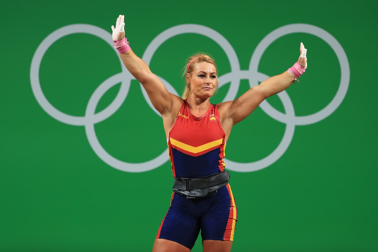 La primera levantadora española medallista en unos Juegos Olímpicos fue cuarta en Londres 2012, aunque el pasado 27 de julio la Federación Internacional de Halterofilia confirmó los positivos de las tres rivales que la precedieron en el podio, ahora espera una rectificación.