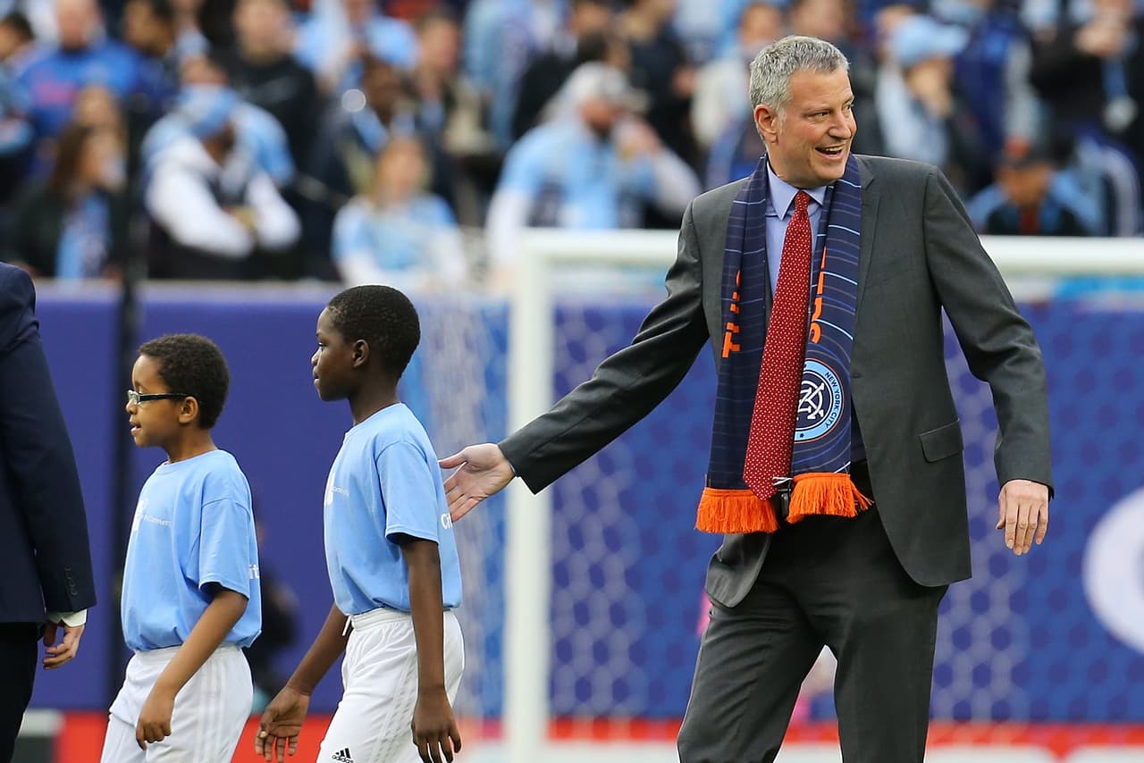 Alcaldes de Toronto y Nueva York apuestan una canasta de cerveza por un partido de la MLS