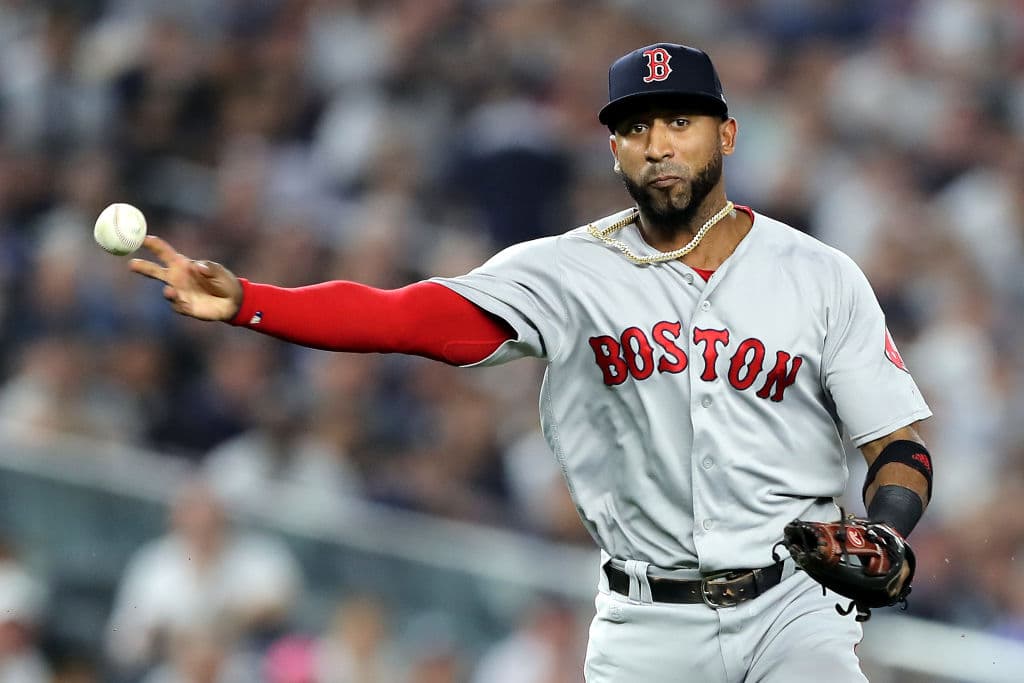 Como sexto está Eduardo Núñez, haciéndose cargo de la tercera base.