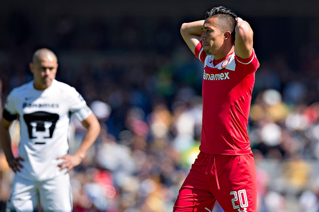 Sin embargo las constantes fallas, sumadas al levantón de nivel de Enrique Triverio han alejado a Uribe de la titularidad.