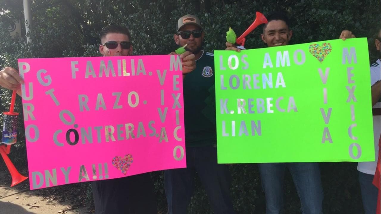 En las afueras del Bank of America Stadium los fanáticos mexicanos se alistan para el juego del Tri contra Martinica por el Grupo A de la Copa Oro.