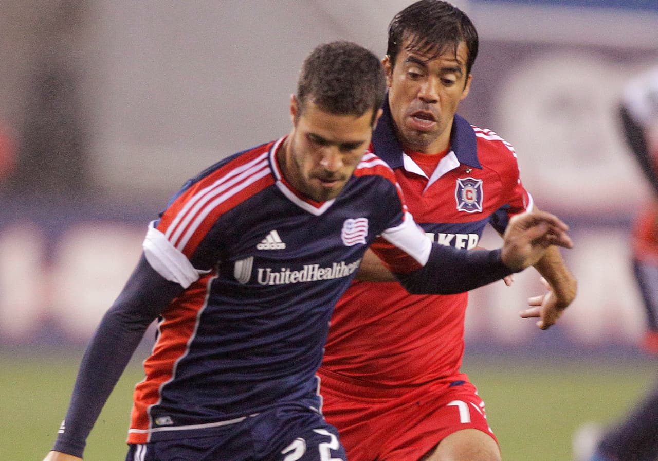 En el cierre de su carrera, Pável Pardo llegó en 2011 a Chicago Fire en donde disputó 41 partidos durante un año.