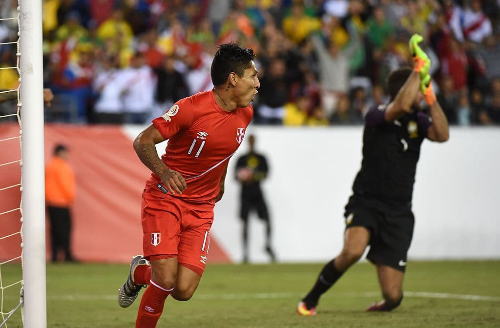 El gol de Raúl Ruidíaz eliminó a Brasil