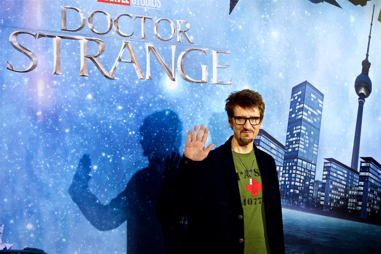 El director de cine Scott Derrickson es otro de los afectados, a través de su cuenta de Instagram compartió imágenes de las estructuras quemadas.