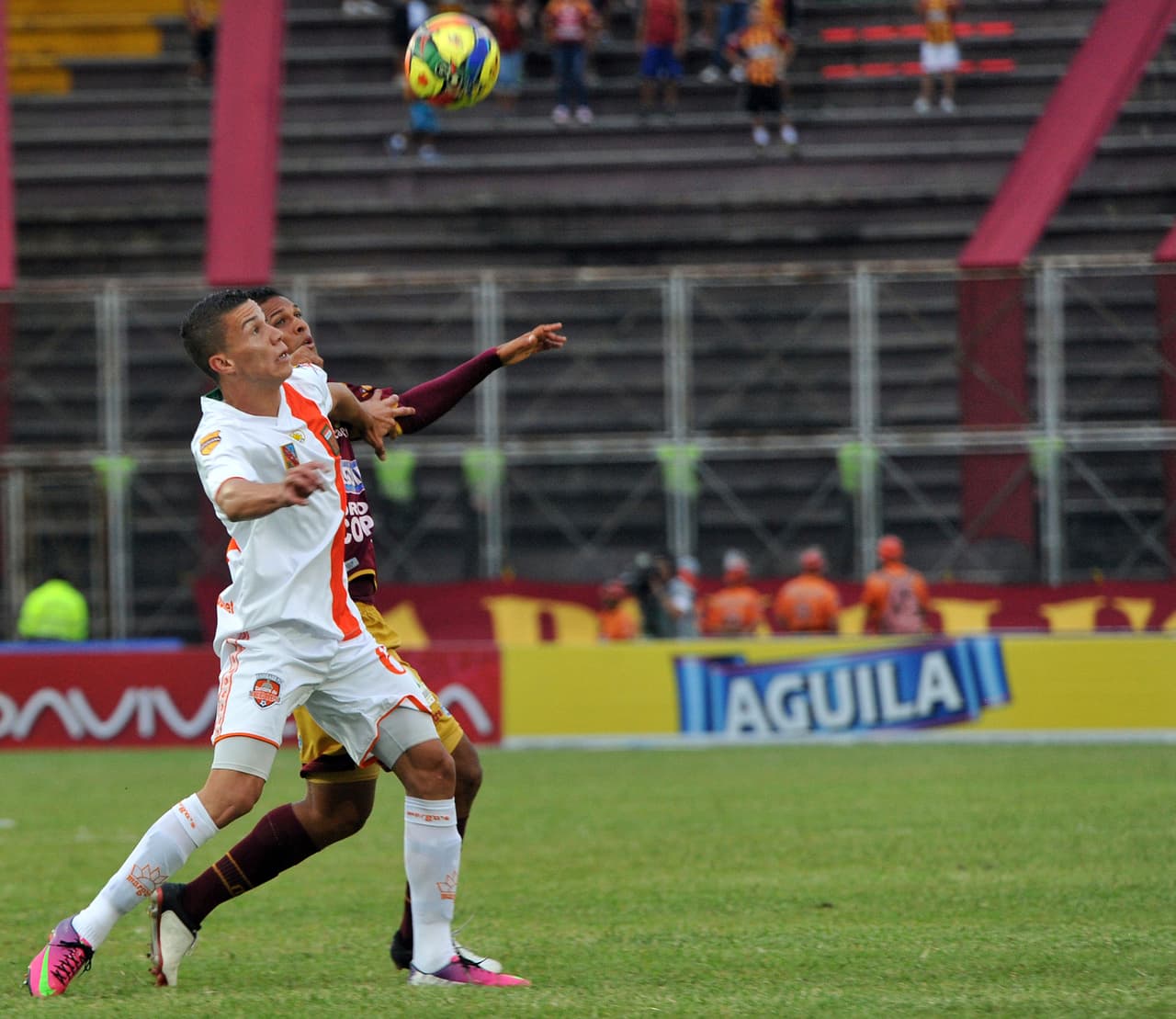 En 2012, Matheus, bautizado así en honor al jugador alemán que estuvo en cinco mundiales con su selección, debutó en primera división de Colombia con Envigado, donde estuvo hasta finales de 2014.