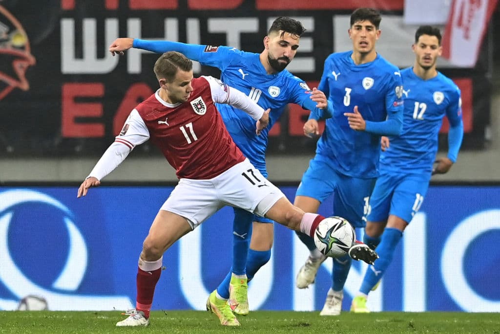 Escocia logró vencer 0-2 en su visita a Moldavia, Austria vence fácilmente a Israekl con un marcador de 4-2 y Dinamarca le pega fácilmente 3-1 a Isalas Feroe.