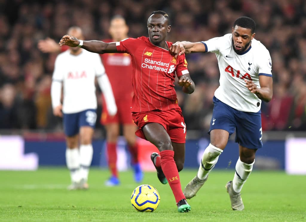 Con solitario gol de Roberto Firmino al minuto 38, Liverpool gana y extiende su poderio en la Premier League.