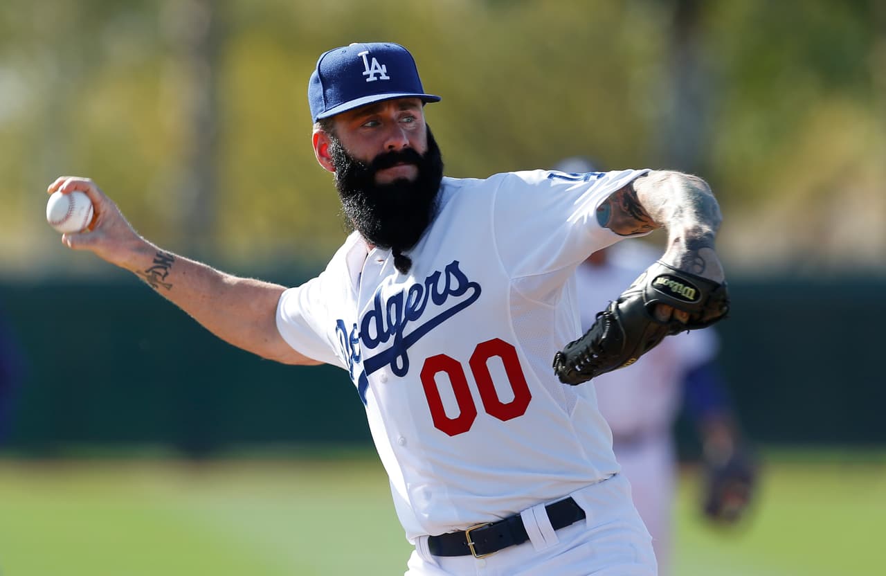 El lanzador Brian Wilson se dejó crecer la barba en el título de Serie Mundial de Los Dodgers, en el que fue decisivo. El vello en su rostro apenas era un detalle de su extravagante personalidad.