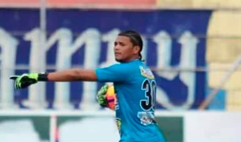 Asesinan por la espalda a futbolista hondureño cuando estaba con amigos en un bar