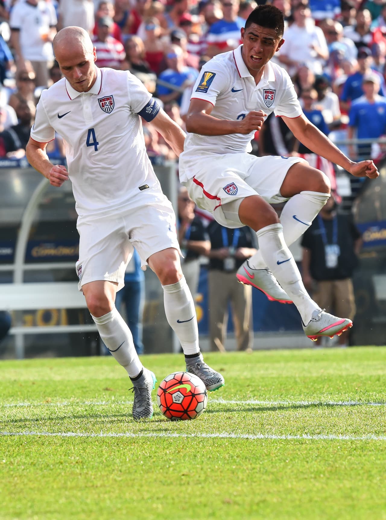 Michael Bradley -Es el corazón de Estados Unidos, demuestra que jamás se pueden bajar los brazos y además con una calidad de juego muy alta, consiguió hacerse presente en el marcador. Calificación: 10 (Foto: Getty Images).