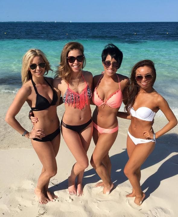 Las porristas de los campeones de la NFL eligieron las hermosas playas mexicanas de Cancún para hacer su sexy Calendario 2016.