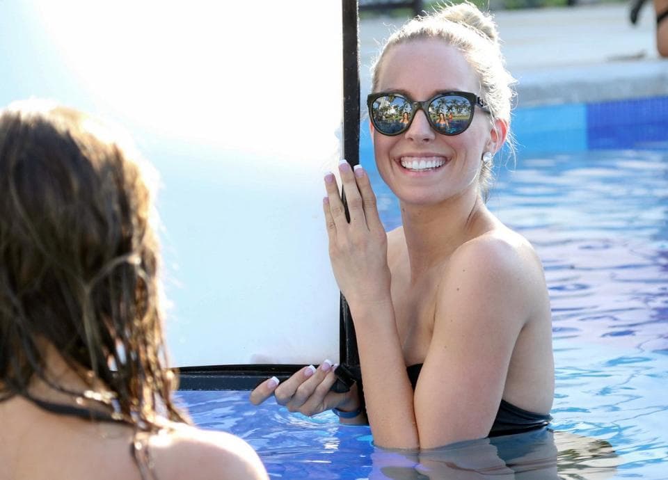 Las porristas de los campeones de la NFL eligieron las hermosas playas mexicanas de Cancún para hacer su sexy Calendario 2016.