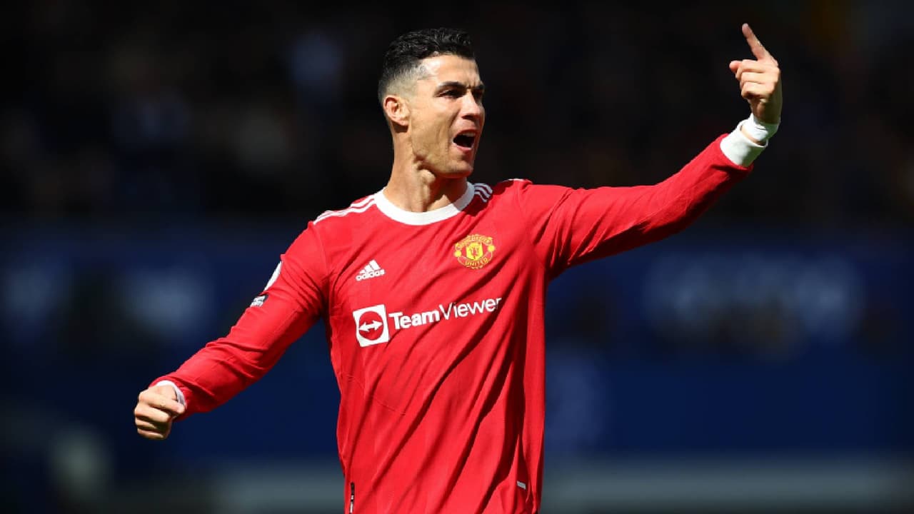 CR7 azota teléfono de aficionado tras perder vs Everton