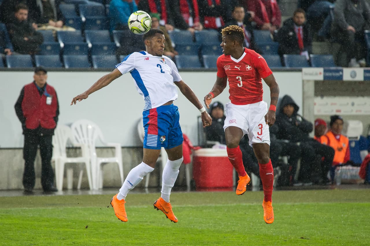 Los suizos fueron muy agresivos y como locaes tuvieron siempre la iniciativa frente a un equipo que dejó en evidencia su inexperiencia contra equipos grandes.