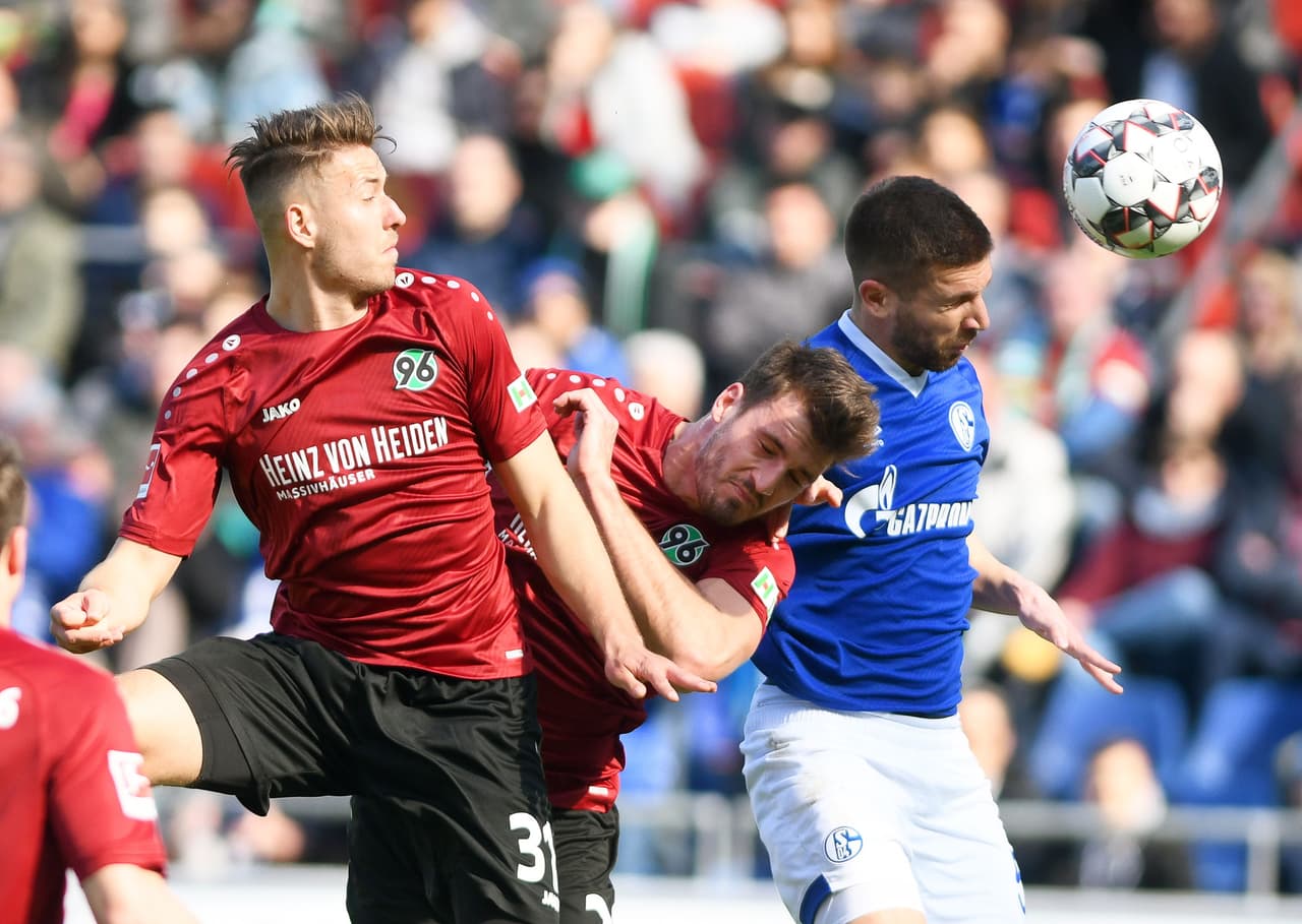 Hannover trató de proponer y tener la iniciativa durante el partido, lo que quedó reflejado en su mayor posesión de balón. Sin embargo, no fue claro ni contundente.