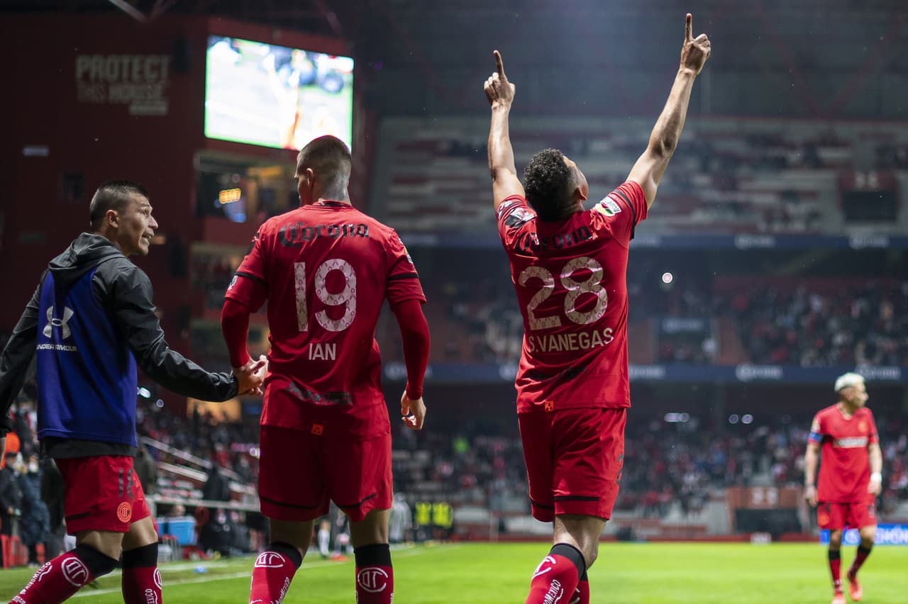 Alex Zendejas adelantó a Necaxa al minuto 52 y Toluca no se trada en reaccionar y empatan el encuentro al minuto 56.