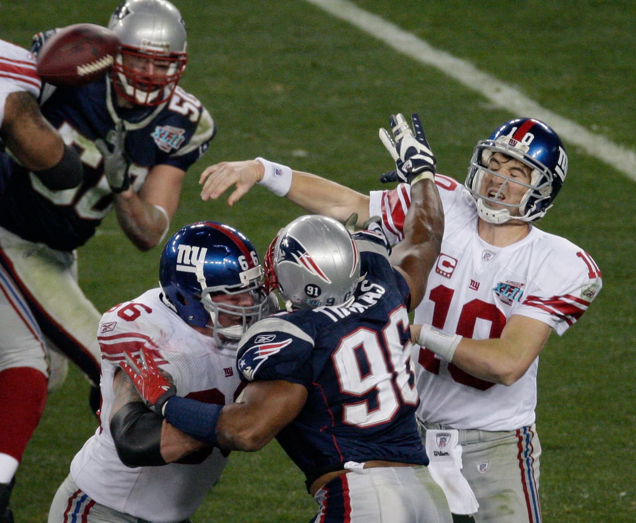 <b>Super Bowl XLII (New York Giants 17-14 New England Patriots)</b>. Llegaron a la cita buscando ser el primer equipo invicto con calendario de 16 juegos en fase regular, pero los Giants no lo permitieron.