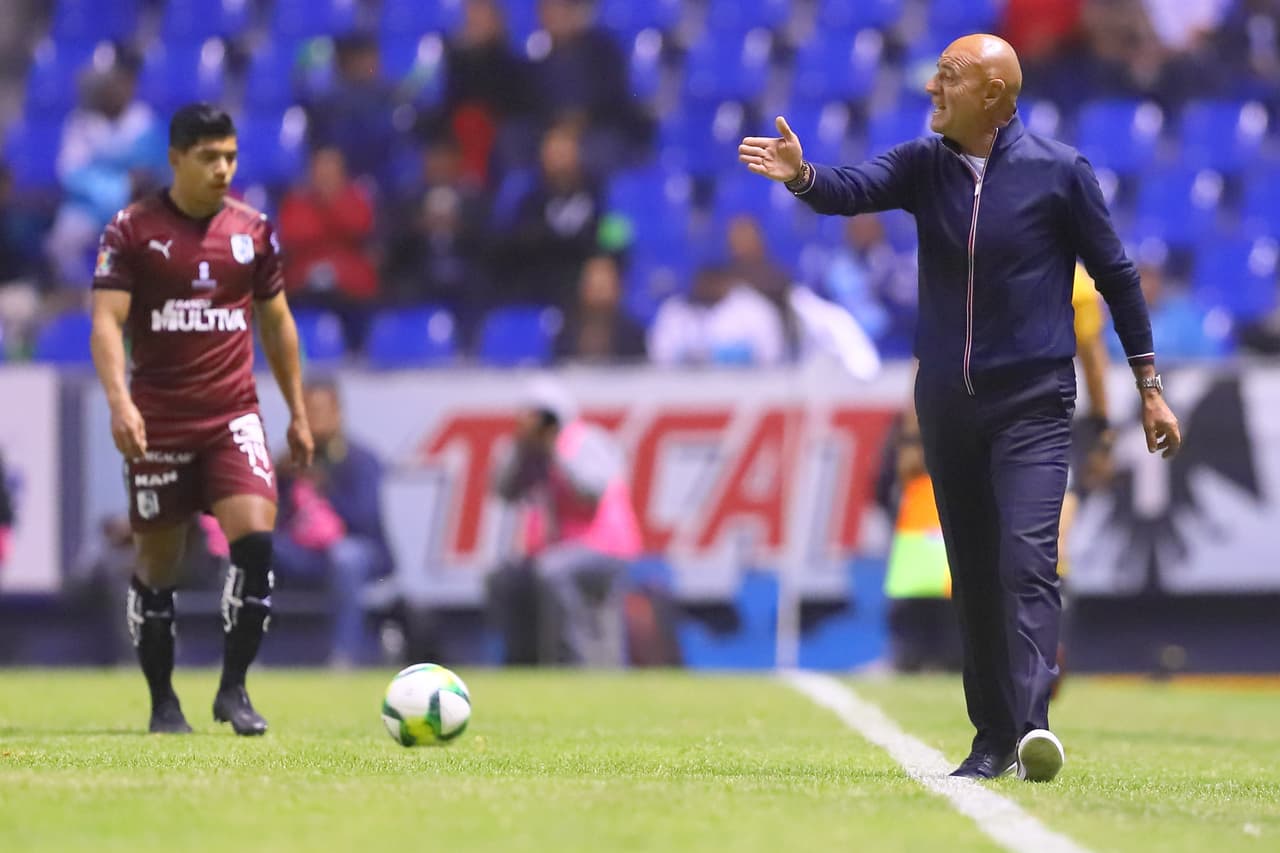 Bajo la dirección de 'Chelís', el Puebla se fue al medio tiempo con una ventaja apenas mínima para tomar confianza en el vestidor.