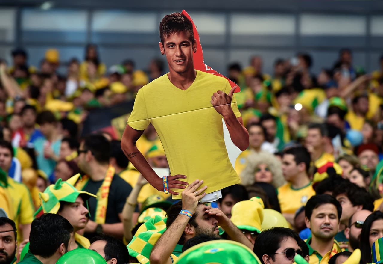 Zico aconseja a Neymar dejar las distracciones