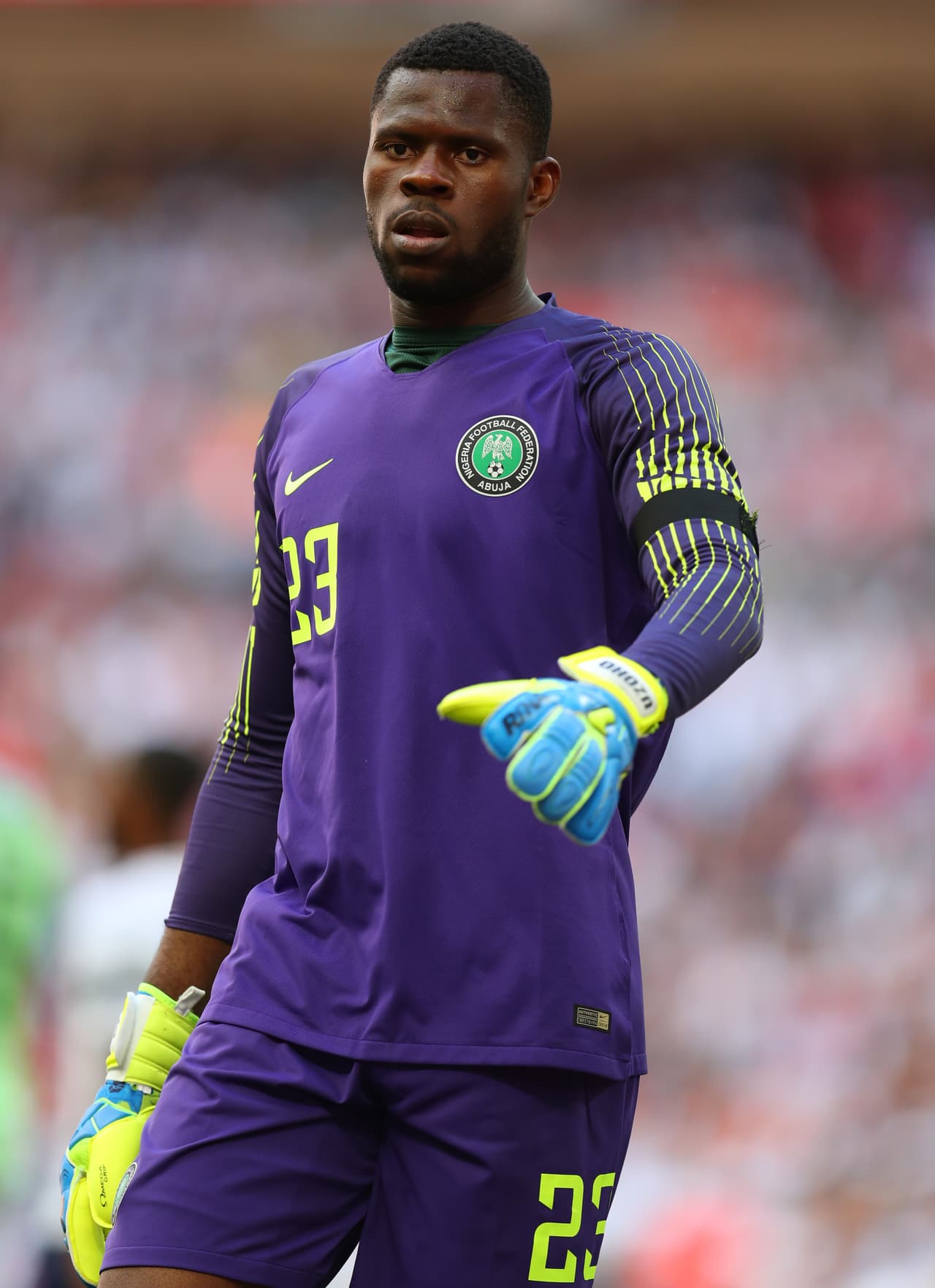 Portero: Francis Uzoho (19 años / Nigeria)