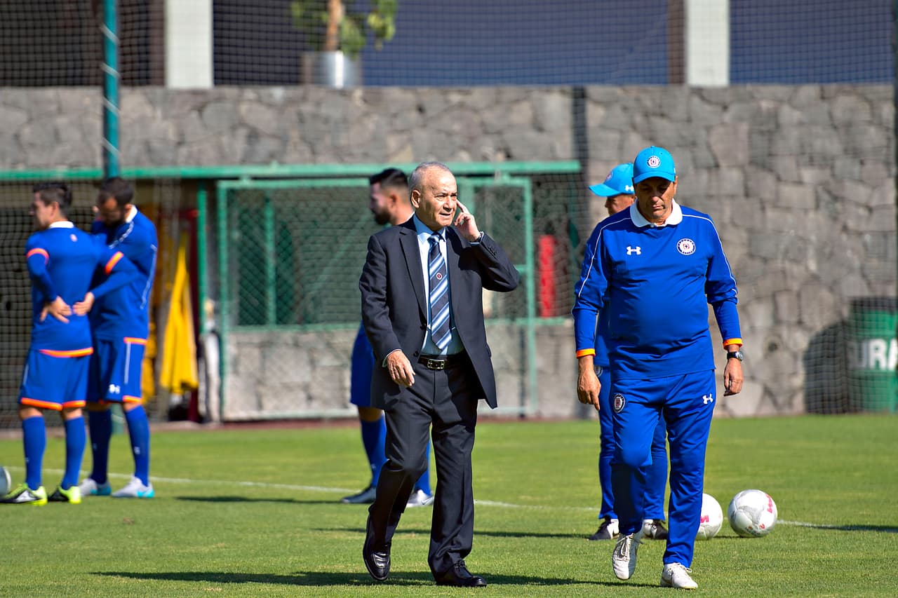 <b>Envidia: </b>Para nadie es un secreto que los hermanos Guillermo y Alfredo Álvarez Cuevas no pueden ni verse. Hay una lucha de egos en la directiva celeste por ver quién es capaz de sacar al Cruz Azul de la sequía de títulos.
