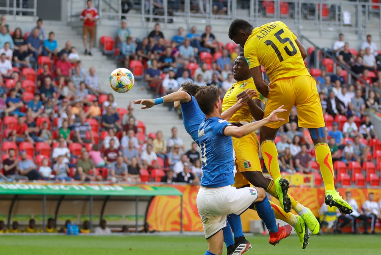 Aunque los malieneses estaban llegando con peligro con Abdoulaye Diaby, fueron los europeos los que abrieron el marcador.