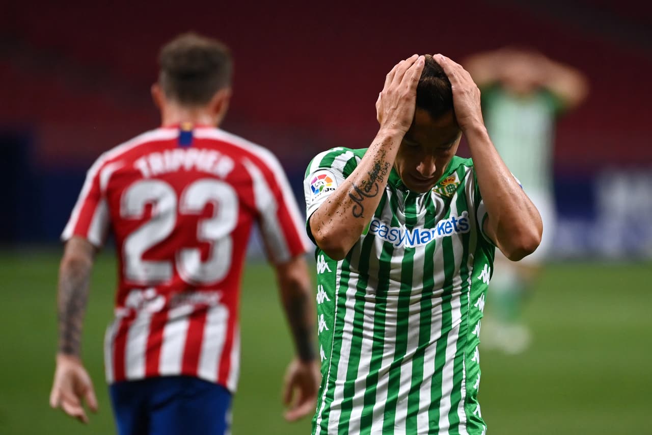 Guardado se aleja de jugar contra el Alético de Madrid