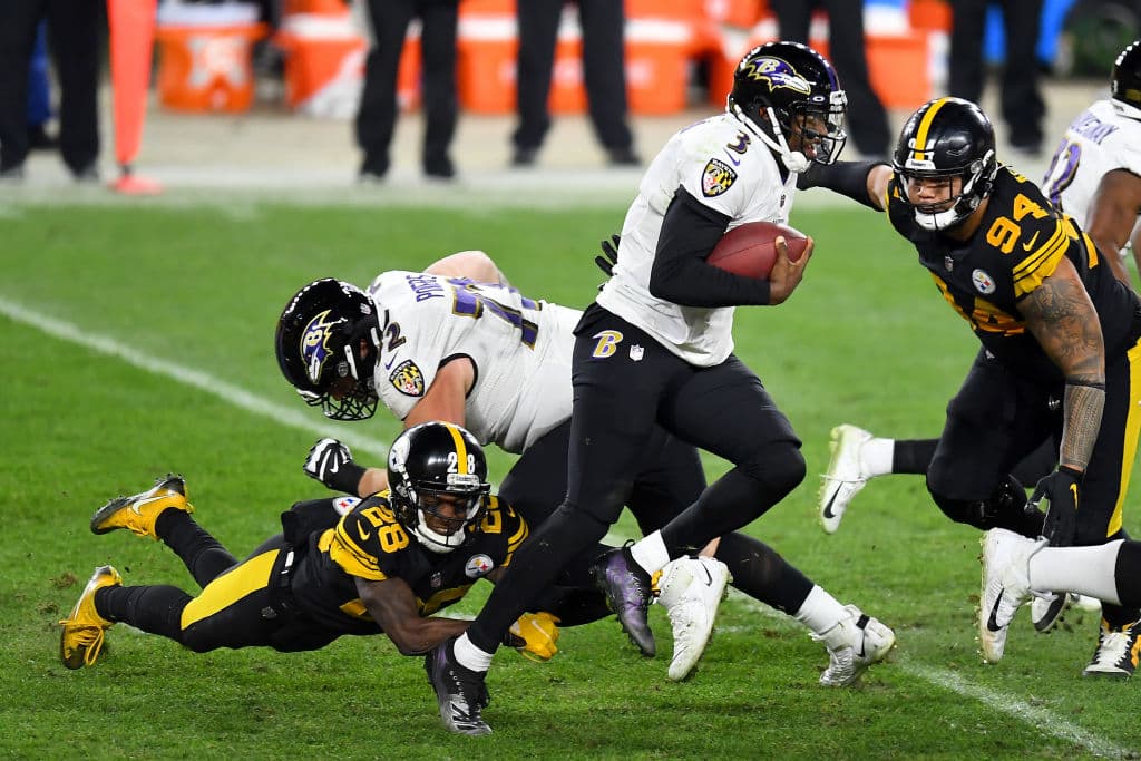 La defensa de los Steelers tiene una muy buena noche en la victoria 14-19 sobre los Baltimore Ravens