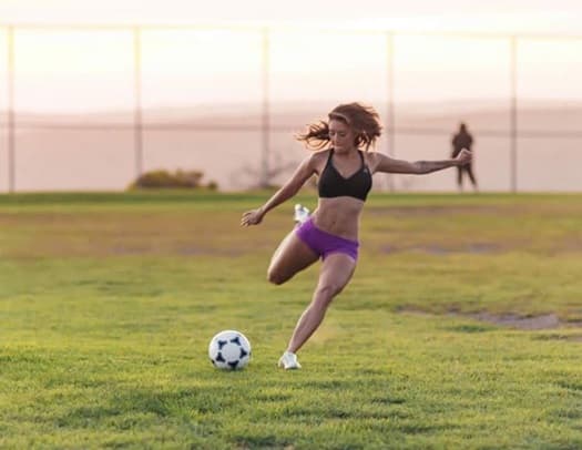 Tianna, la bella modelo estadounidense, 'incendia' cada día las redes sociales con sus candentes fotografías donde presume su gran figura. La espectacular mujer también es gran fanática del fútbol y los ha demostrado con algunos videos en los que muestra su forma de jugar.