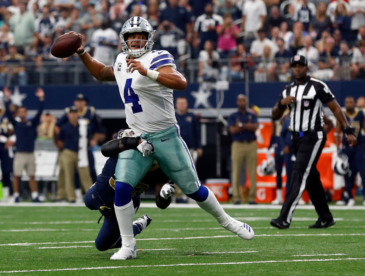 Dallas todavía consiguió un touchdown que les dio esperanza en el último cuarto con pase de Prescott para un solitario James Hanna. Pero fallaron la conversión de los dos puntos para empatar y se quedaron atrás 32-30 con 2:30 en el reloj.