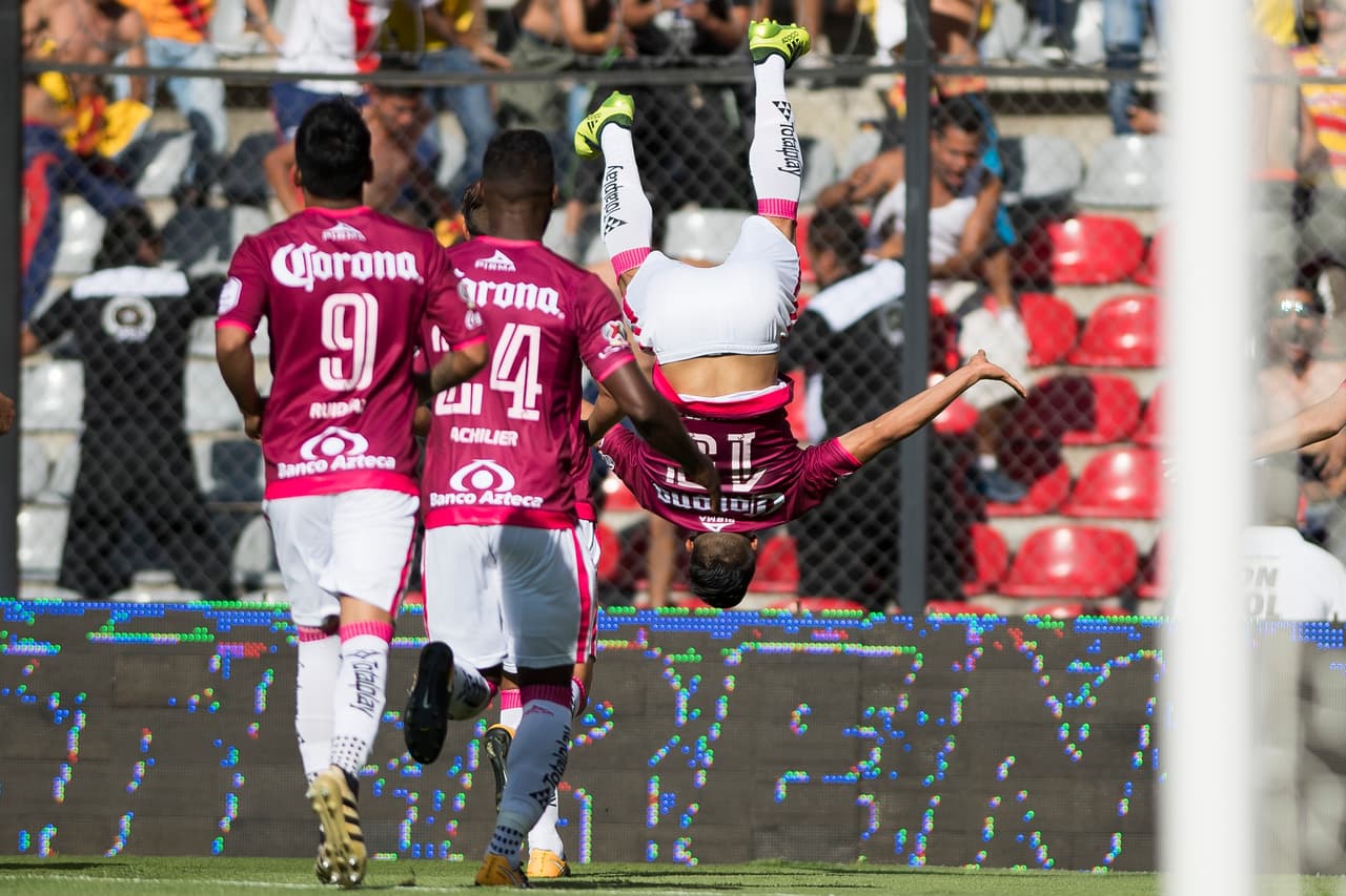 A pesar de haber jugado en Querétaro durante dos años, Sepúlveda festejó su anotación.