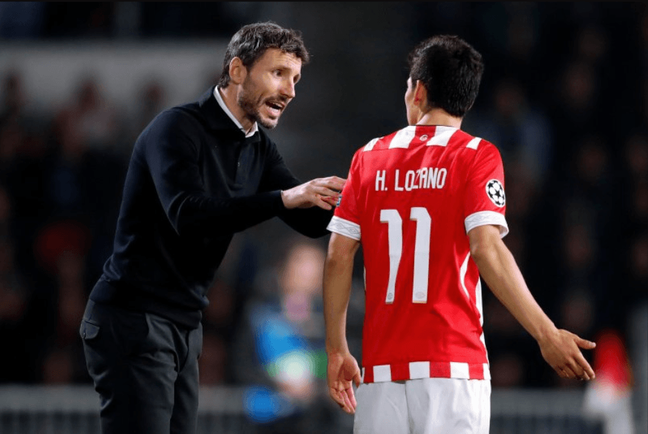 El primer tiempo del mexicano no fue el mejor. De hecho, más allá del pasegol, solo tuvoun tiro libre que no tenía buena ubicación pero que Samir Handanovic prefirió mandar al tiro de esquina.