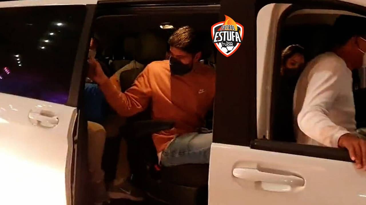 Néstor Araujo llega a la Ciudad de México a espera de anuncio con América