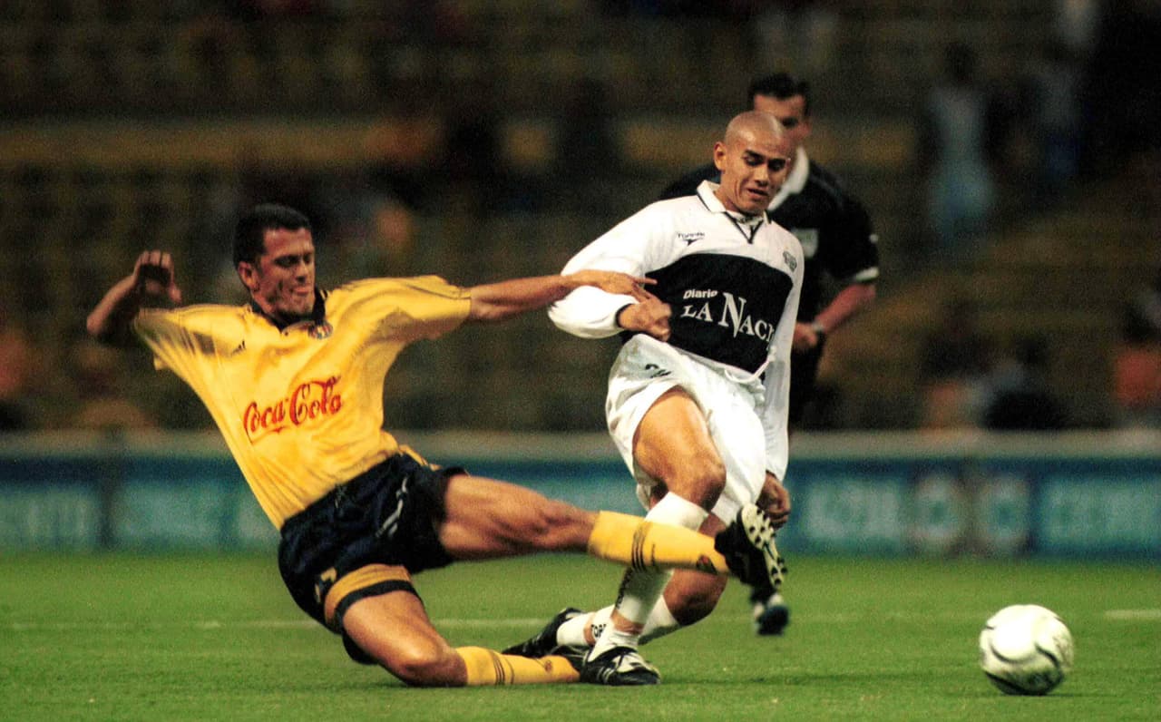 En el Torneo Verano 2000, regresó a Coapa para volver a vestir la camiseta de 'las Águilas".