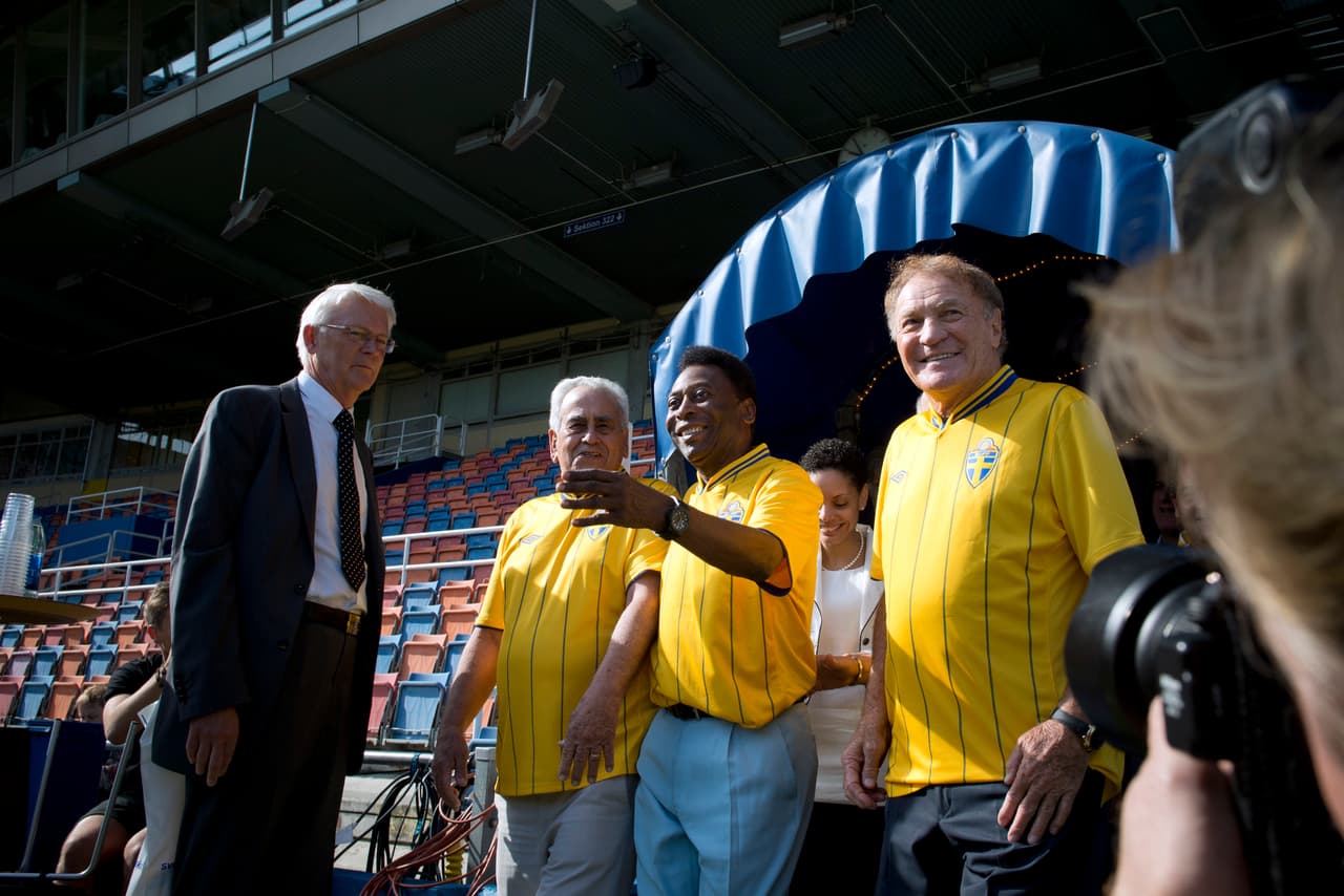 El 14 de Junio el doble campeón del mundo de fútbol con Brasil José Ely de Miranda 'Zito' (Izquierda) falleció a los 82 años. Zito fue componente de la 'Canarinha' que conquistó los Mundiales de 1958 y 1962 con Pelé, Didí, Garrincha y Vavá.
