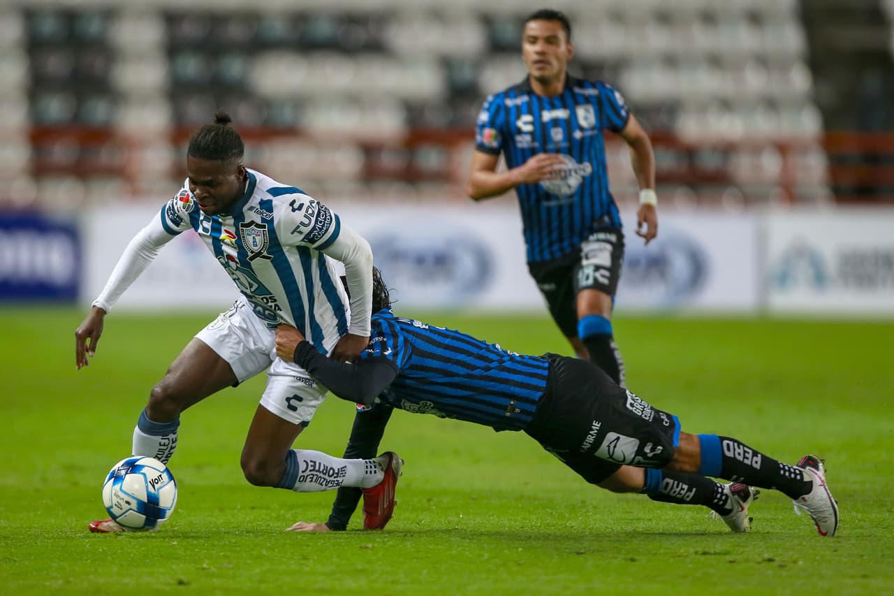 Los Tuzos se fueron con ventaja al descanso tras los tantos de Nicolás Ibáñez y Luis Chávez, pero Ángel Sepúlveda rescató el empate para los Gallos; José Angulo había adelantado a los visitantes.