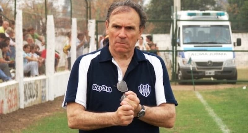 Una vez acabó su periodo en el Tri, hubo un interinato fugaz de Vicente Cayetano Rodríguez, quien fuese uno de sus asistentes.