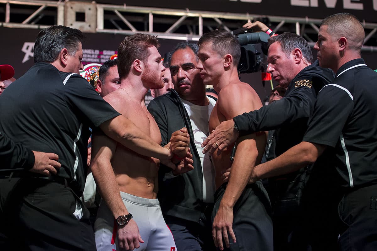 Foto de accion durante el pesaje oficial previo a la pelea Saúl "Canelo" Álvarez vs Gennady Golovkin 2 realizado en el MGM Hotel Casino en Las Vegas, Nevada. Action photo during the official weigh-in prior to the fight Saul "Canelo" Álvarez vs. Gennady Golovkin 2 performed at the MGM Hotel Casino in Las Vegas, Nevada. EN LA FOTO:
