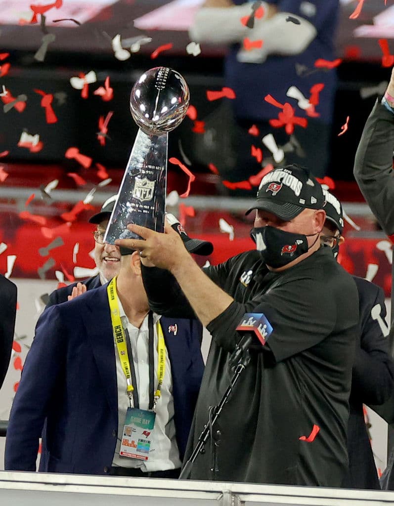 Así celebraron los jugadores de loa Buccaneers su segundo título de NFL luego de imponerse 9-31 a los Kansas City Chiefs.