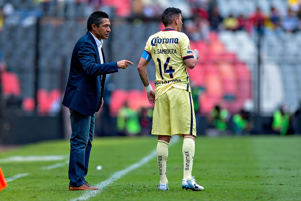 Esto le ha derivado en amonestaciones y expulsiones, dejando al equipo afectado en juegos en procesos y también en la planeación de los siguientes pues Ambriz tiene que realizar cambios en su formación para cubrir su ausencia.