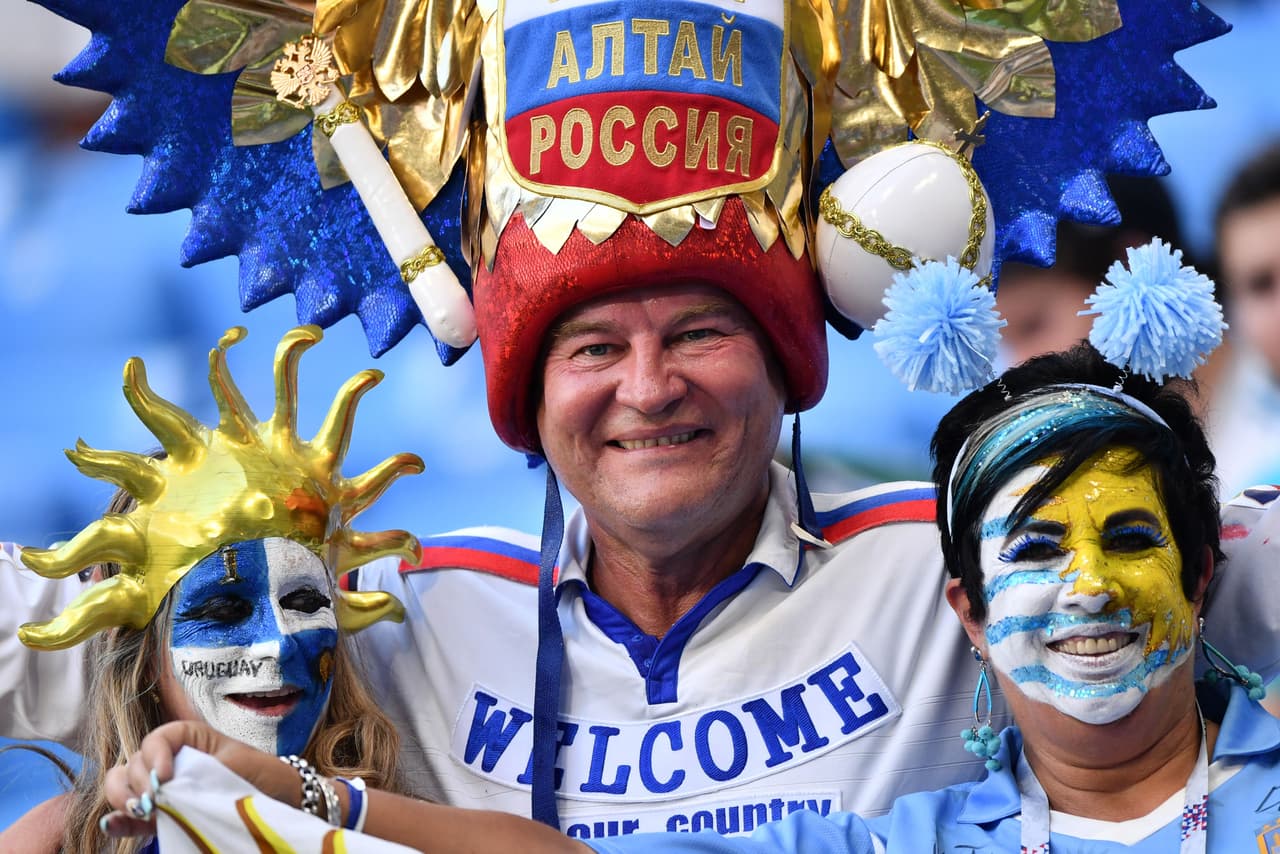 Rusos y uruguayos vivieron con gran emoción la previa y el partido del grupo A entre sus países en el Samara Arena. Aunque los locales fueron más en número, los sudamericanos no se quedaron atrás.