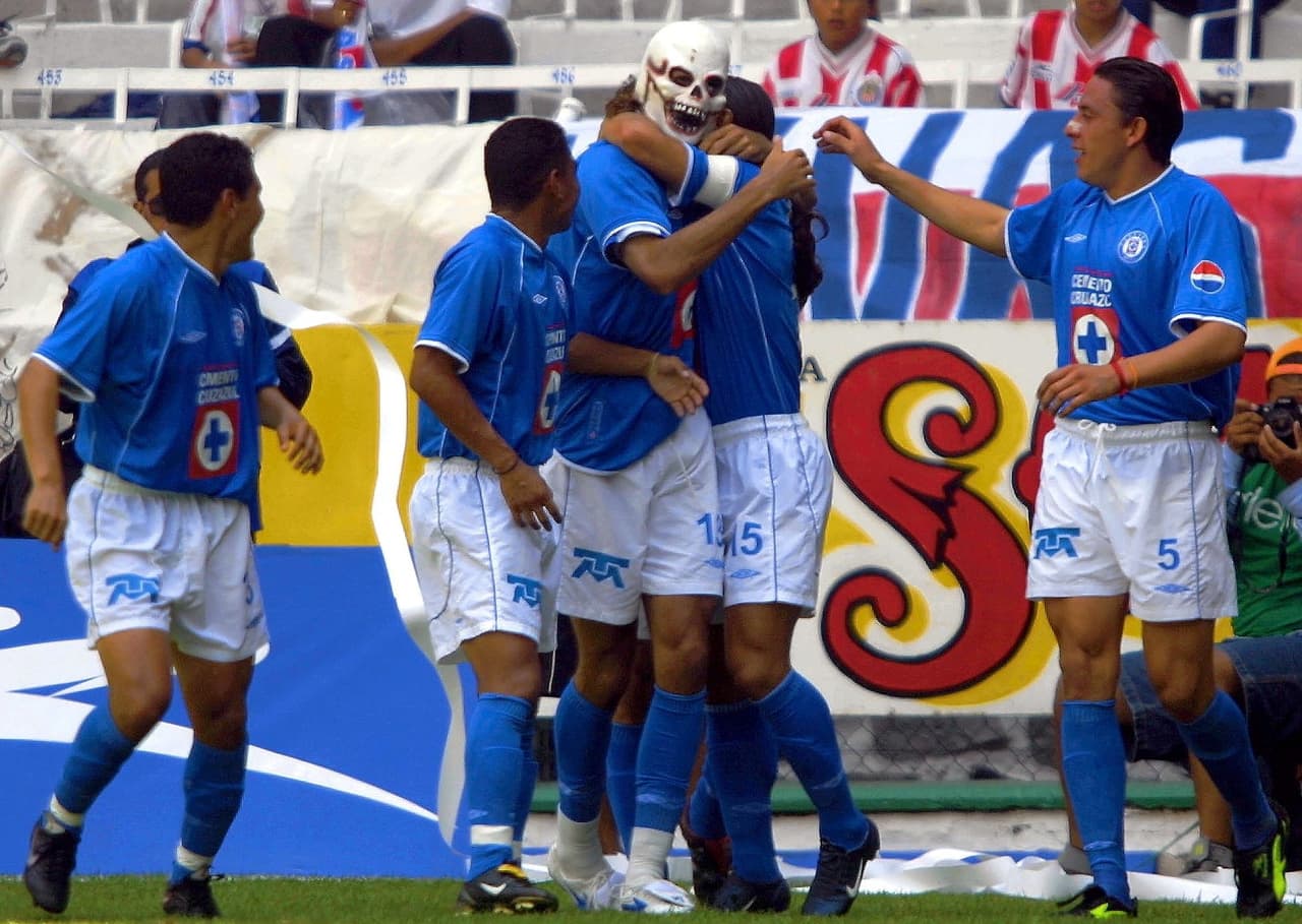 Sebastián ‘el Loco’ Abreu. Este jugador se hizo famoso por usar máscaras de luchadores cada vez que anotaba gol.