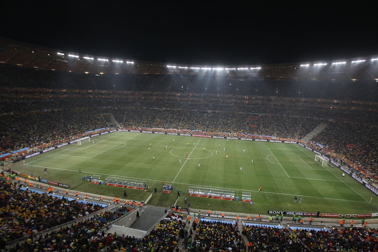 5. Estadio Soccer City (Sudáfrica) - 94.736 espectadores / Equipos: Sudáfrica, Kaiser Chiefs.