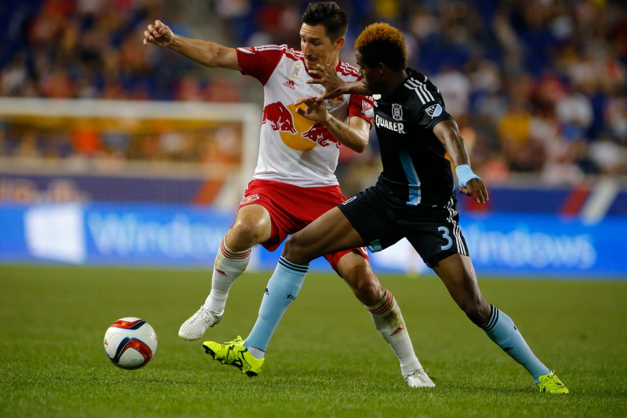 Sacha Kljestan hace del pase un culto. New York Red Bulls lo aprovecha y es el director del mediocampo.