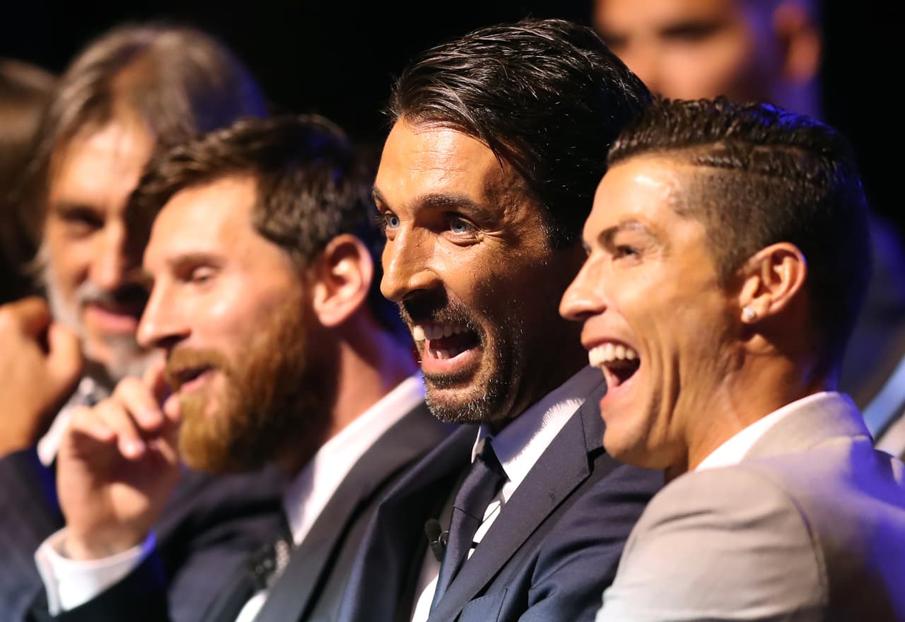 Buffon confesó que admira mucho a Cristiano Ronaldo... ¿será para ablandarlo?