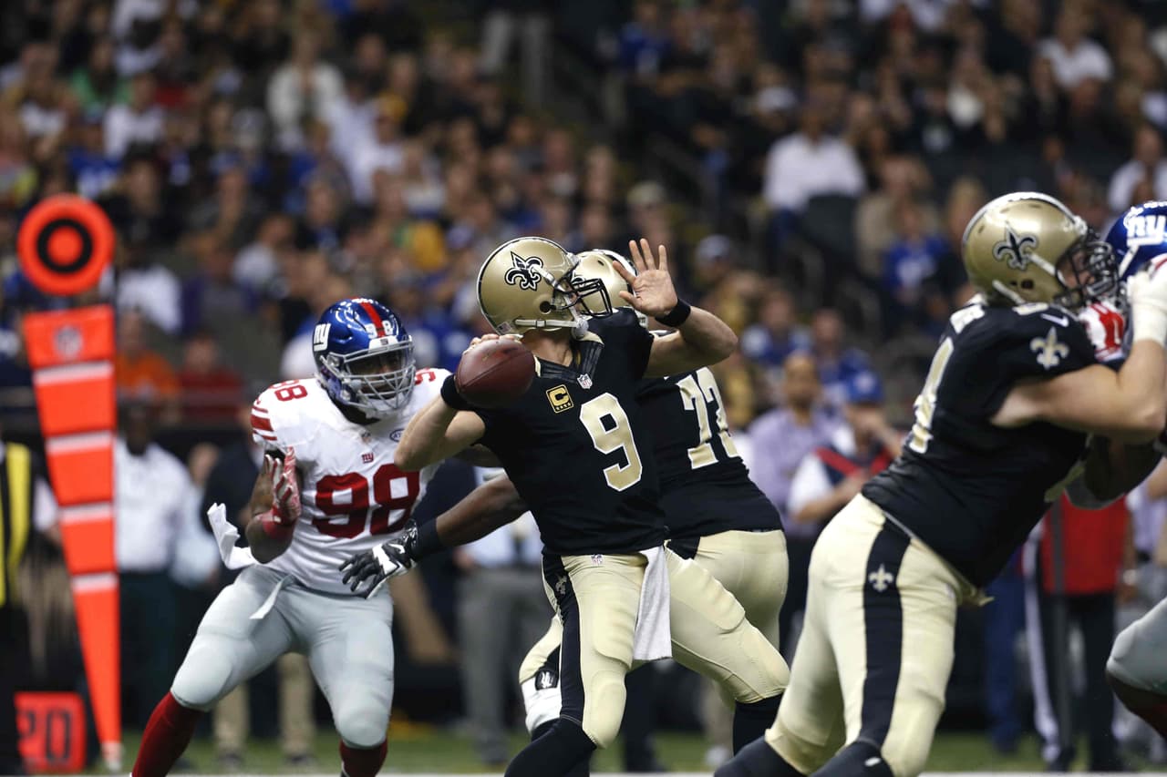 1. DREW BREES - Una de los mejores actuaciones en su carrera. Aceptó el duelo de pases con Eli Manning y salió ganando con 511 yardas por pase con 7 envíos de touchdown, ambas marcas personales con 40 pases completos en 50 intentos.