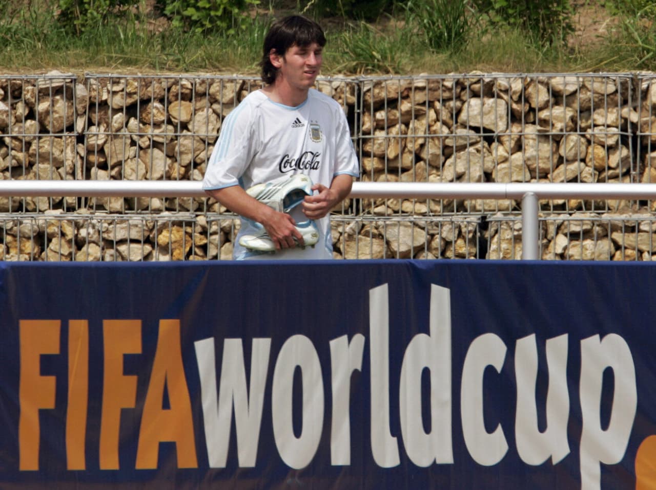 Messi celebró sus 19 años en pleno Mundial, algo que ya es común en la actualidad para el crack. Nació un 24 de junio de 1987 y ahora disfruta del fútbol como su mejor regalo.